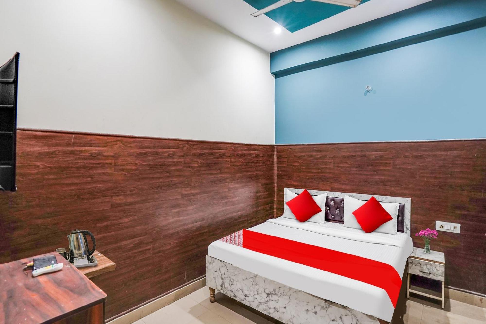 Hotel O Dream Palace Inn Noida Exteriör bild